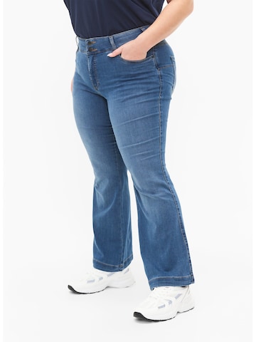 Zizzi Bootcut Jeans 'ELLEN' in Blau: predná strana