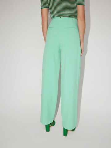 LeGer by Lena Gercke - Pierna ancha Pantalón plisado 'Shanice' en verde