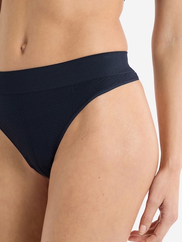 String 'Effortless' di ETAM in blu