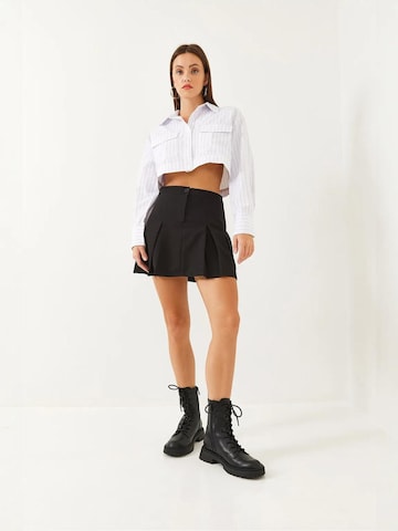 Bianco Lucci - Saia em preto