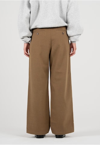 Wide leg Pantaloni con pieghe di Prohibited in marrone