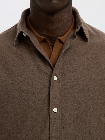 SELECTED Regular Fit Hemd 'SLHREGNOAH' in Braun