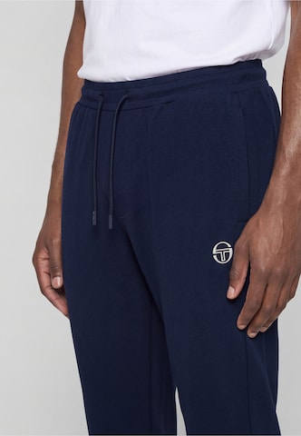 Sergio Tacchini Tapered Broek in Blauw: voorkant