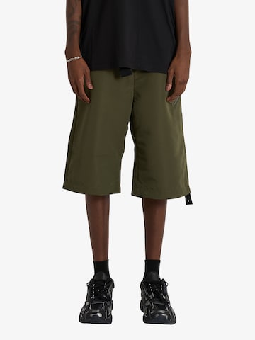 OAMC PEACEMAKER Wide leg Pants in Green: front
