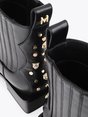 Lola Casademunt - Botas pelo tornozelo em preto