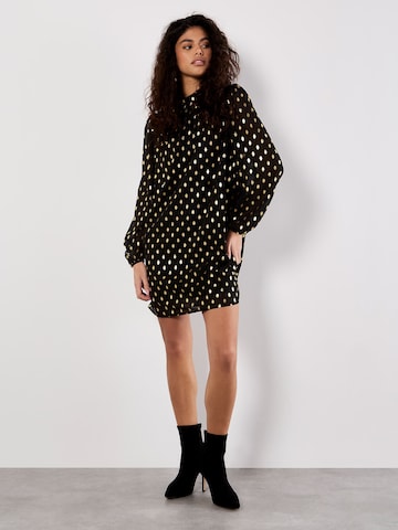 Robe Apricot en noir