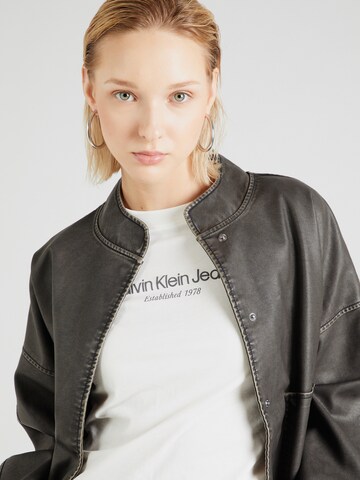 T-shirt Calvin Klein Jeans en blanc