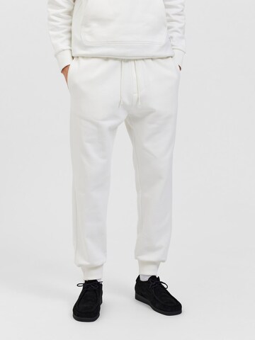 SELECTED HOMME Tapered Bukser 'Beckman' i beige: forside