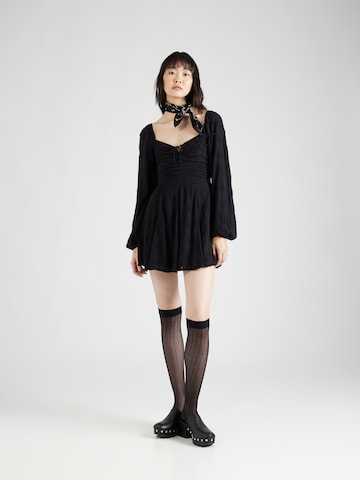 Rochie 'CHASE' de la HOLLISTER pe negru: față