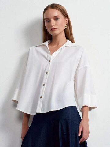 Maglietta di Dilvin in bianco: frontale
