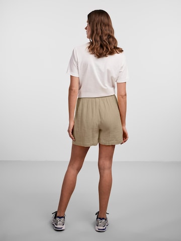 PIECES Loosefit Shorts 'Stina' in Beige