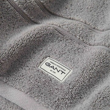 GANT Shower Towel in Grey