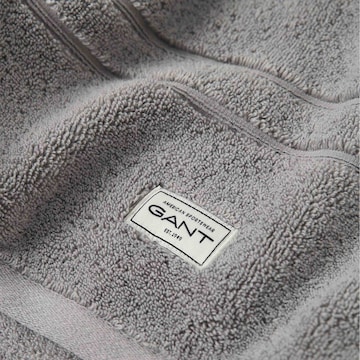 GANT Shower Towel in Grey