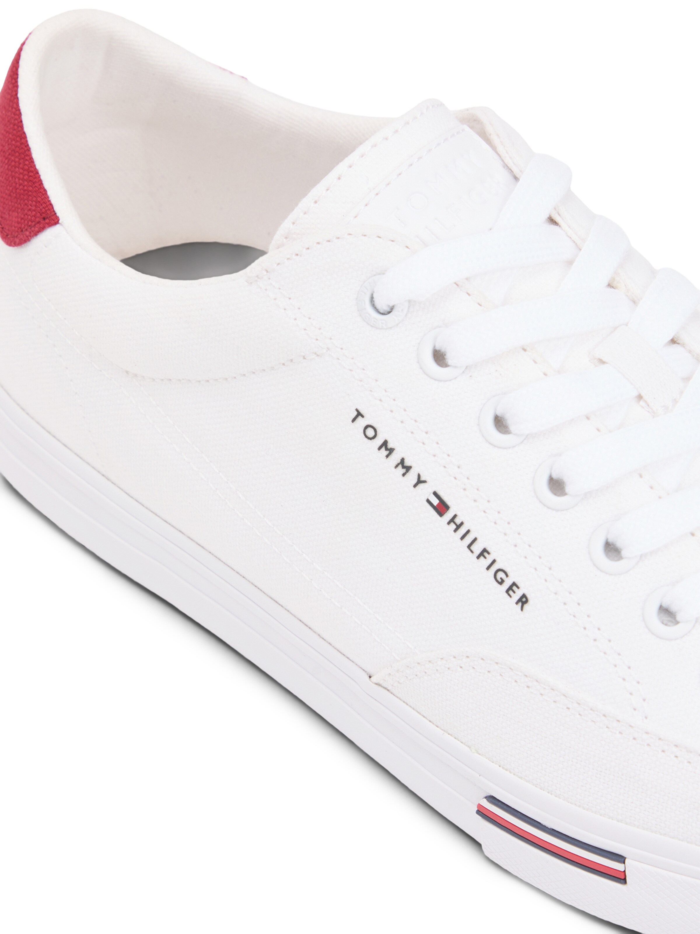 Baskets basses TOMMY HILFIGER en blanc