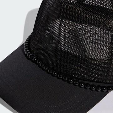 ADIDAS ORIGINALS Cap in Black
