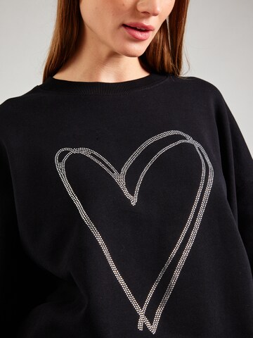 MYLAVIE by Sarah Harrison Sweatshirt i svart