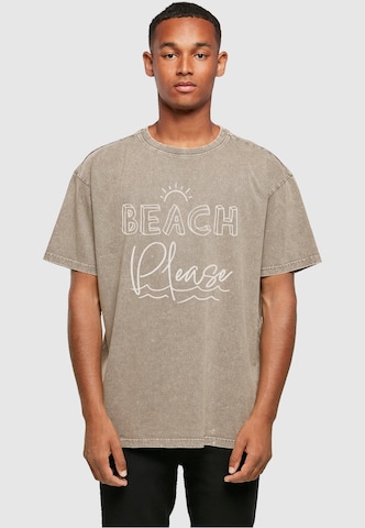 T-Shirt 'Beach Please' Merchcode en marron : devant