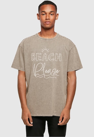 Merchcode Shirt 'Beach Please' in Bruin: voorkant
