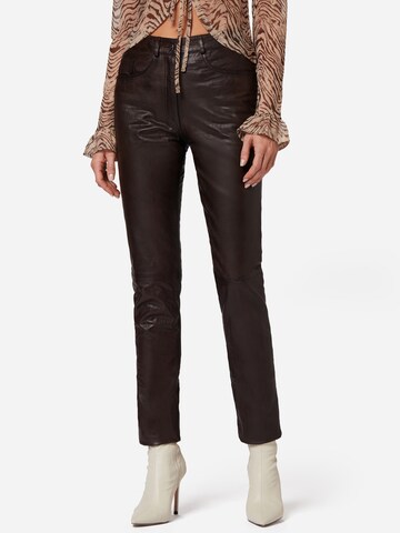 RICANO Slimfit Broek '8909' in Bruin: voorkant