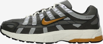 Nike Sportswear Σνίκερ χαμηλό 'P-6000' σε γκρι: μπροστά