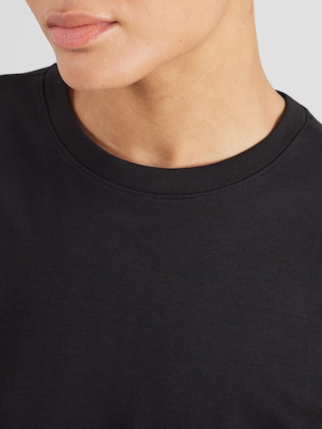 s.Oliver Тениска в черно