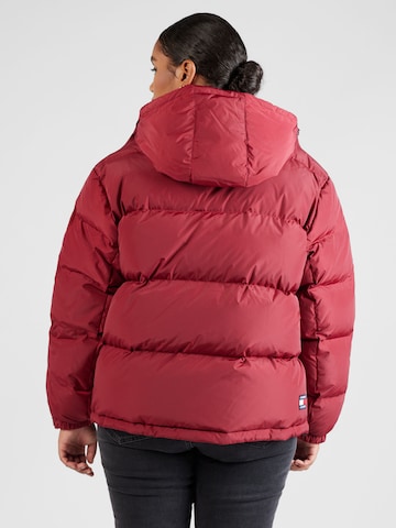 Giacca invernale 'Alaska' di Tommy Jeans Curve in rosso