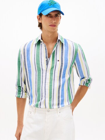 TOMMY HILFIGER Regular Fit Skjorte i grøn: forside