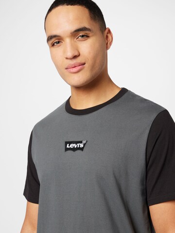 LEVI'S ® - Camiseta 'Relaxed Fit Tee' en gris