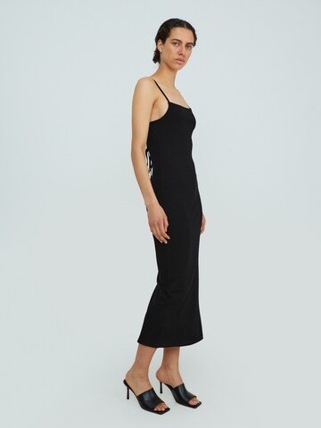EDITED Платье 'Nicki' в Черный: спереди