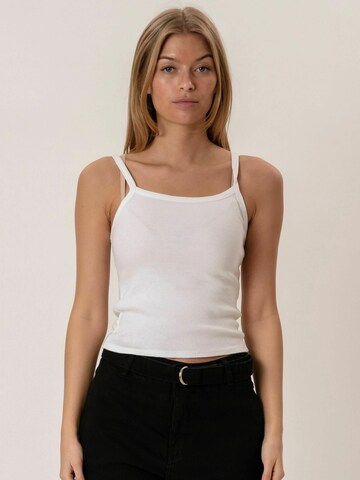 It's May Top ' Alba ' in White: front