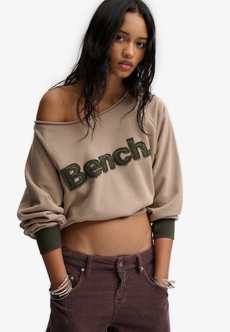 Sweat-shirt 'Bench X Superdry & Co' BENCH en vert : devant