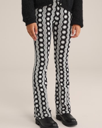 WE Fashion Regular Leggings in Black: front