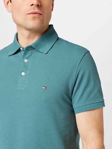 TOMMY HILFIGER - Camisa 'Core 1985' em verde