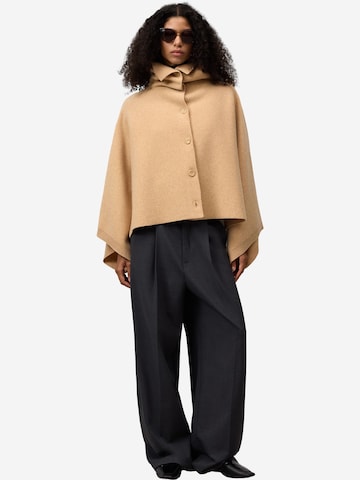 Adolfo Dominguez Knitted vest in Beige