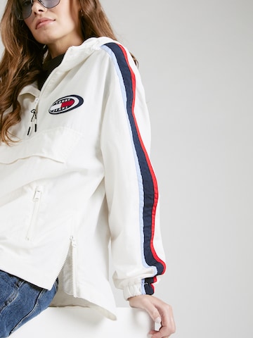 Tommy Jeans - Chaqueta de entretiempo 'ARCHIVE CHICAGO' en blanco