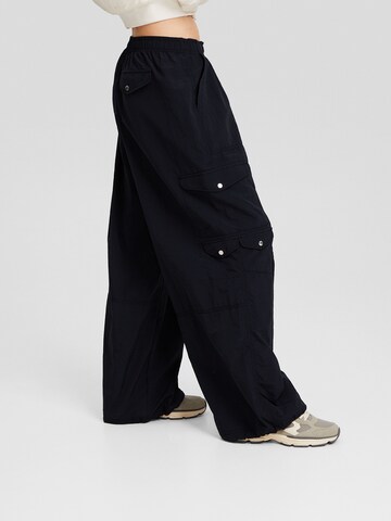 Bershka Loosefit Broek in Zwart