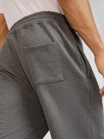 WOTEGA Loose fit Workout Pants 'VibeJog' in Grey