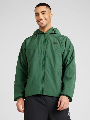 Nike Sportswear Winter Jacket in Green: front