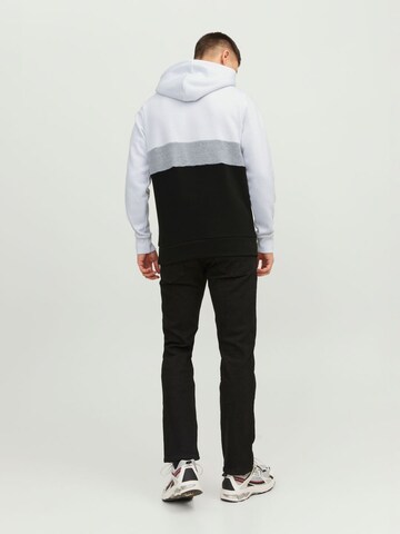 JACK & JONES Sweatshirt in Zwart