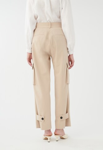 Loosefit Pantaloni con pieghe 'Caritadea ' di Dea Kudibal in beige