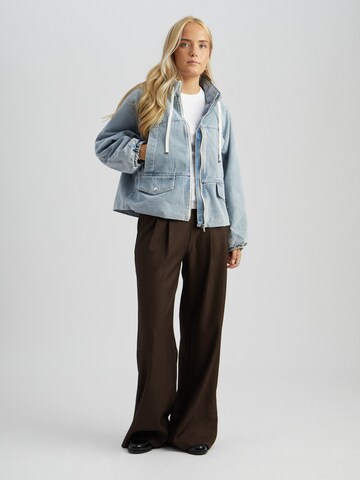 Veste mi-saison 'Miska' Peppercorn en bleu