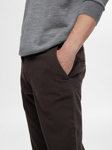 SELECTED HOMME Slim fit Chino trousers in Brown