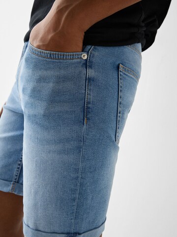 Regular Jeans de la Bershka pe albastru