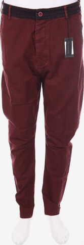 EN AVANCE Pants in 31-32 in Red: front