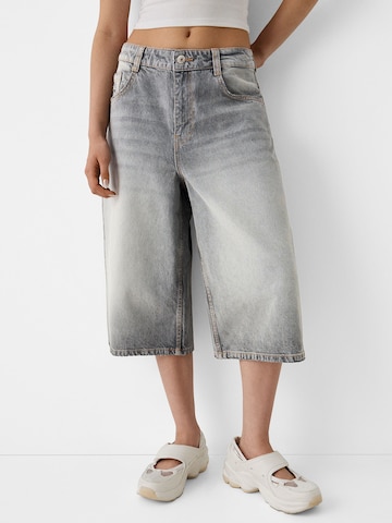 Wide leg Jeans di Bershka in grigio: frontale