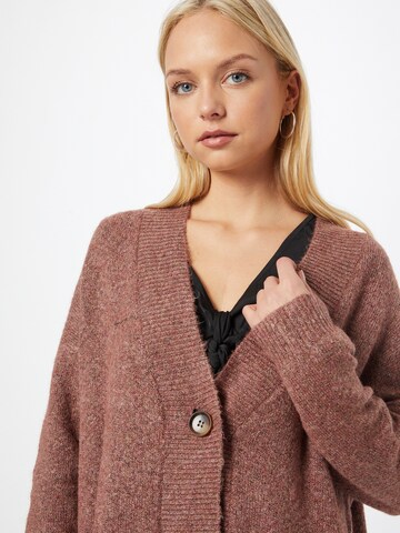 Cardigan 'GABI' ONLY en marron