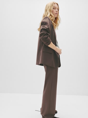 Wide leg Pantaloni con piega frontale di Pull&Bear in marrone