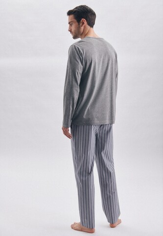 Pyjama long ' Schwarze Rose ' SEIDENSTICKER en gris