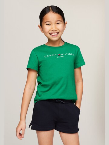 Regular T-Shirt 'ESSENTIAL' TOMMY HILFIGER en vert : devant