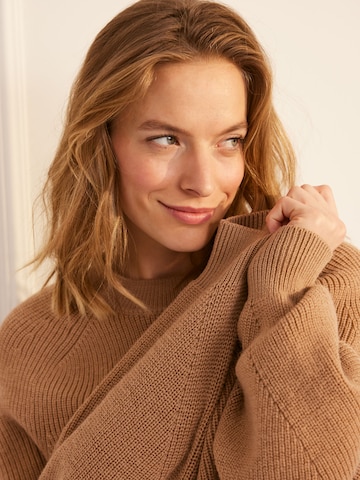 Guido Maria Kretschmer Women Sweater 'Agathe' in Brown